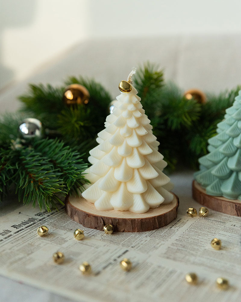 Realistische-kerstboom-creme