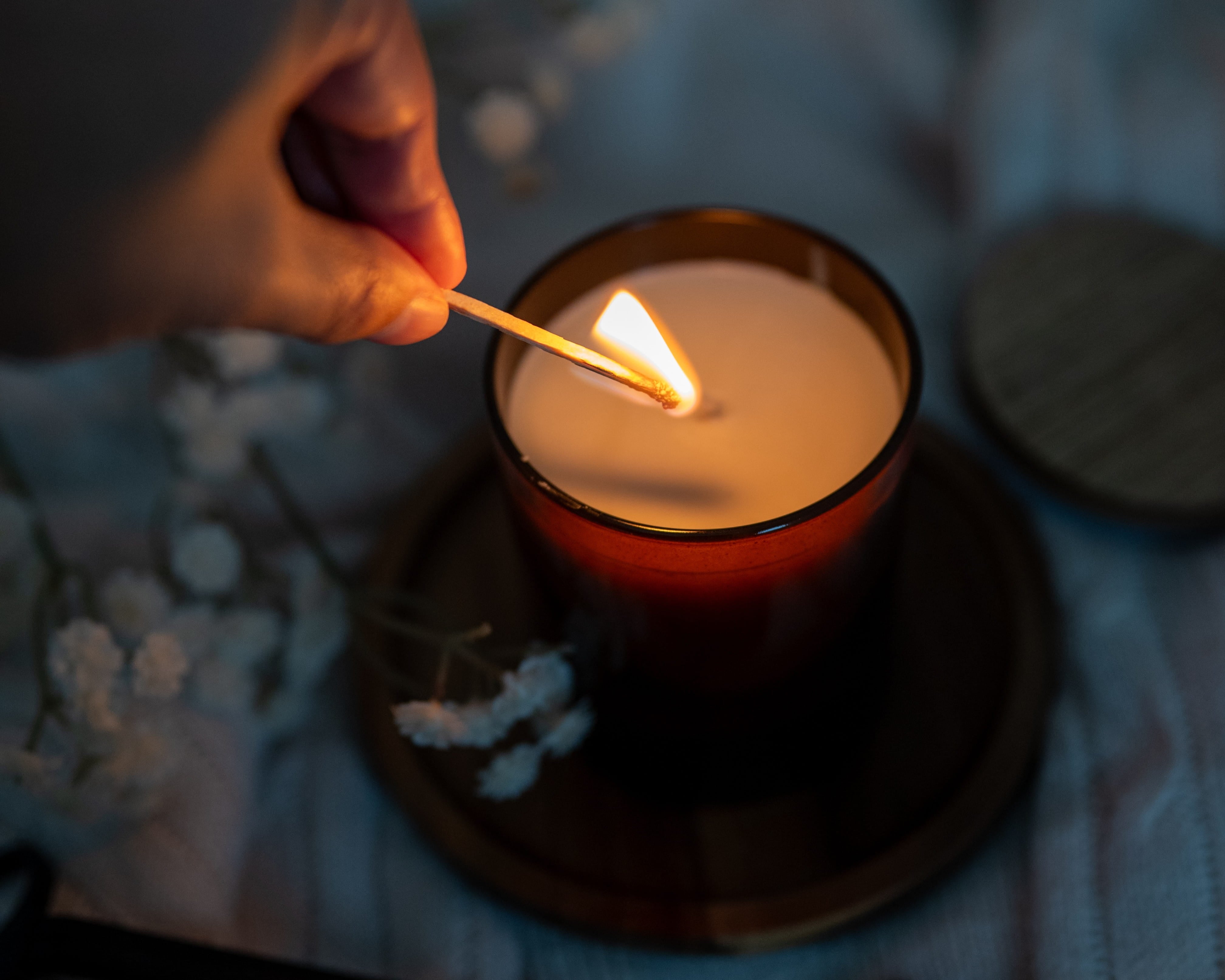 Zomeravonden sfeervol maken met kaarsen
